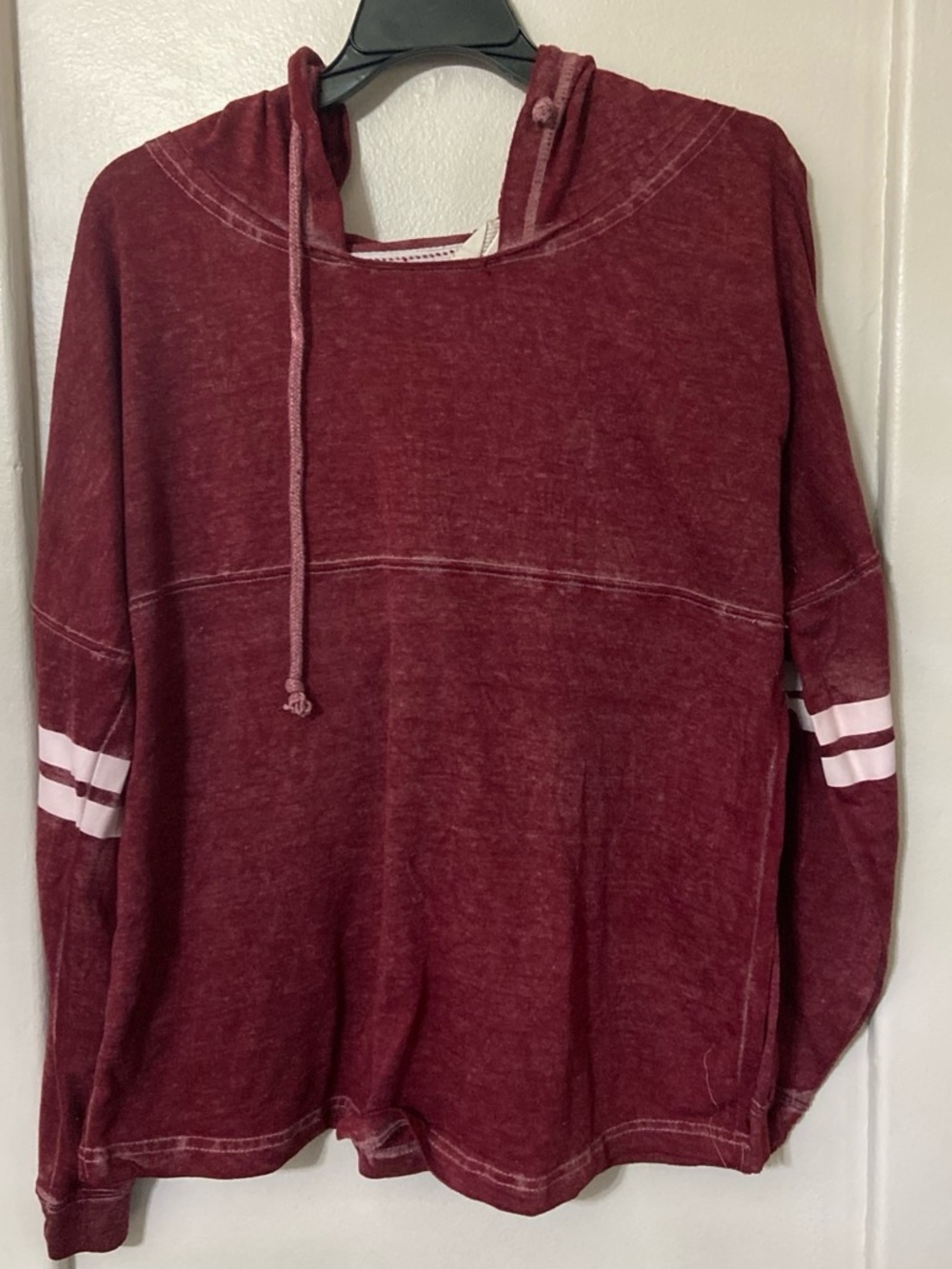 Vintage Maroon Scoop-Neck Hooded Sweater with White Sleeve Stripes